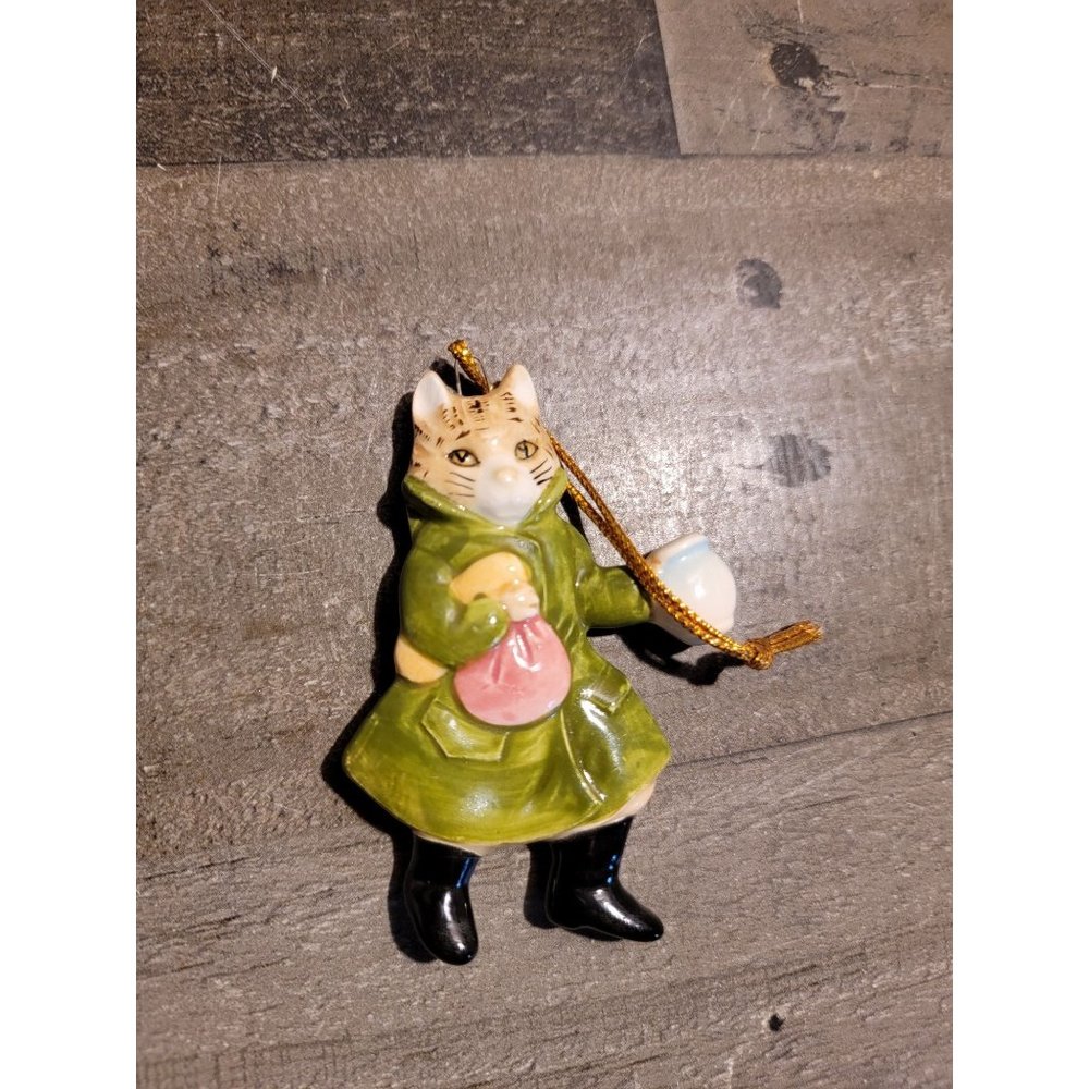 Vintage Schmid Porcelain‎ tan cat green coat 1984 ornament Xmas tree home decor